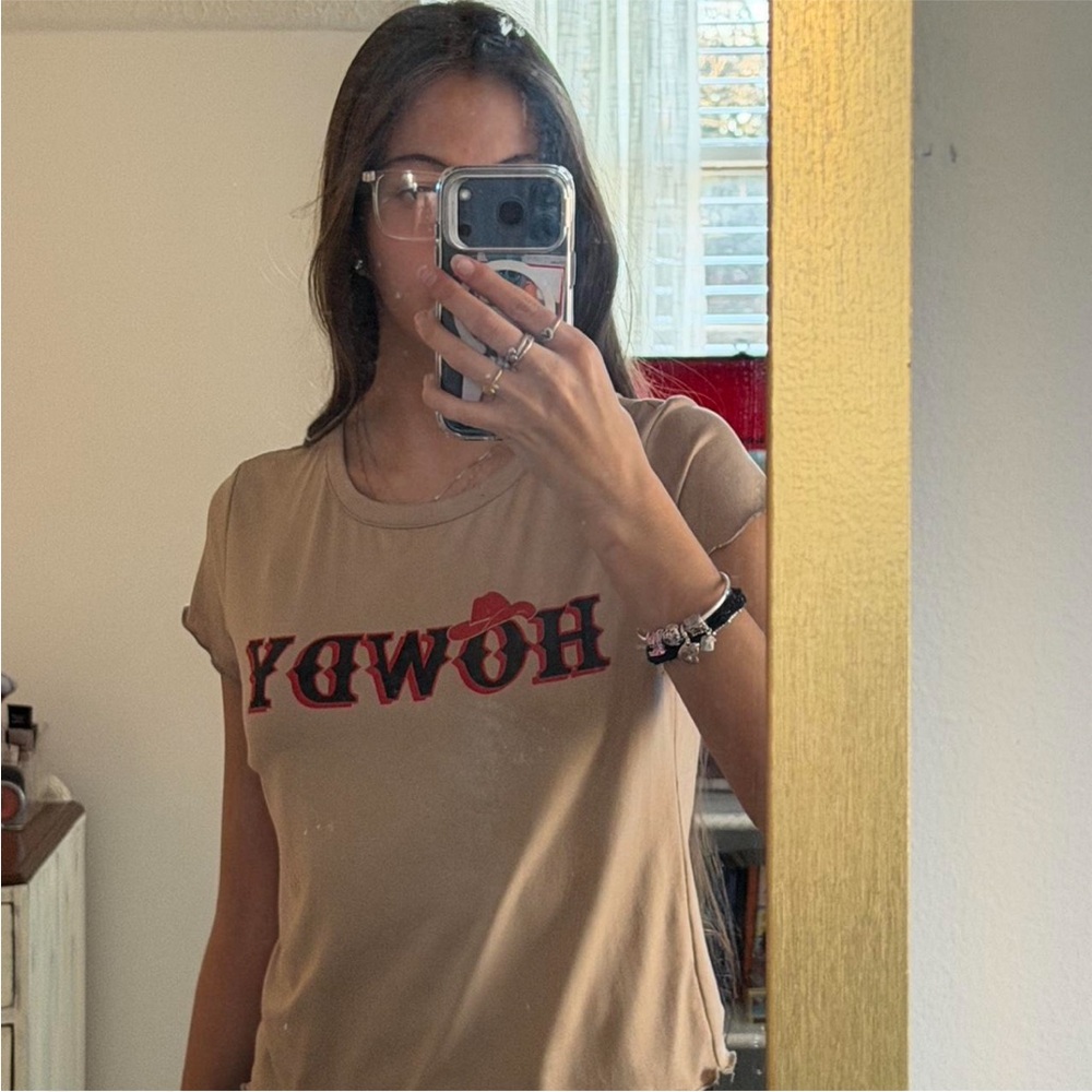 Tan Graphic Tee with 'Howdy' Print